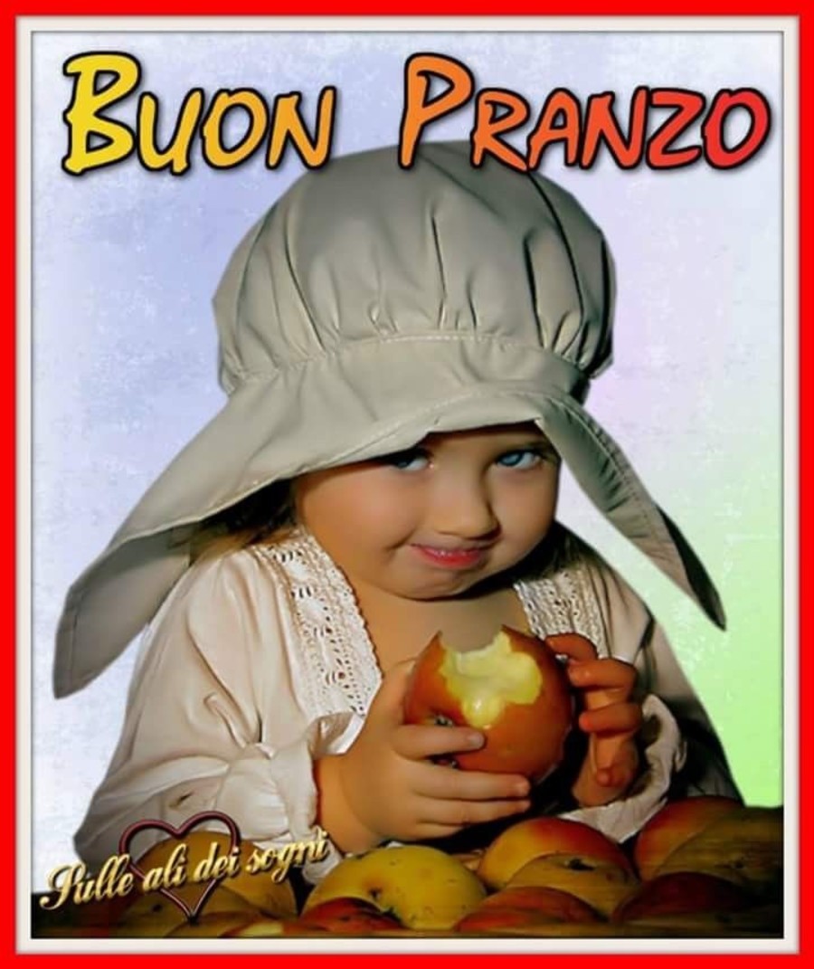 Buon Pranzo con bambino sorriso