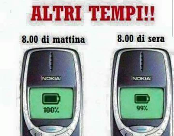 I vecchi telefonini Nokia immagini nostalgia anni 90 2000